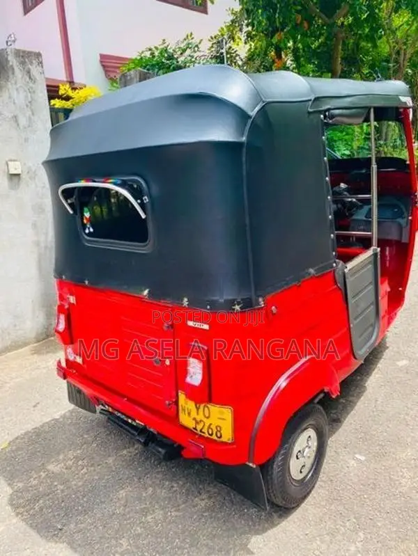 Bajaj RE 205cc 2012