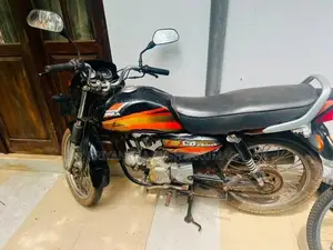 Hero HF Deluxe 2010