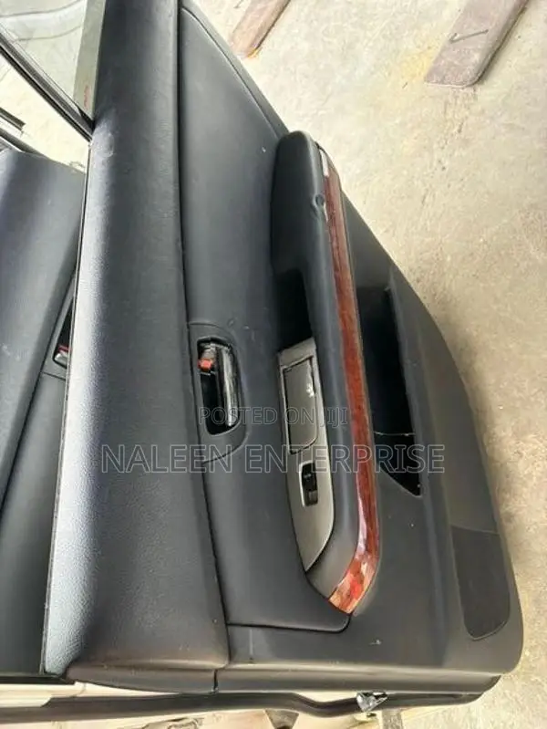 Toyota Harrier MHU38 Door Set with Mirrors
