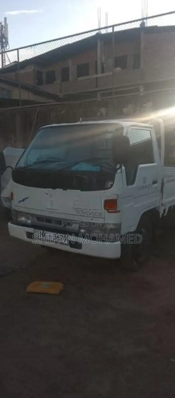 Toyota Dyna KC-BU107 1997