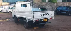 Toyota Dyna KC-BU107 1997