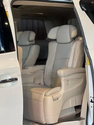 Toyota Vellfire 2013
