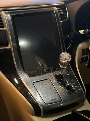 Toyota Vellfire 2013