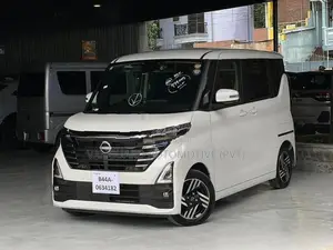 Nissan Roox 2025