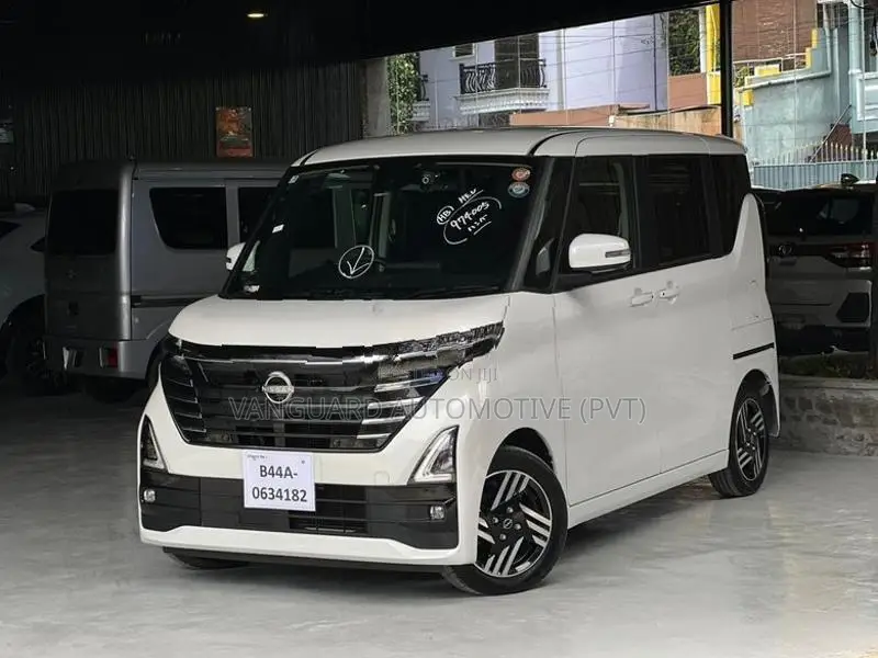 Nissan Roox 2025