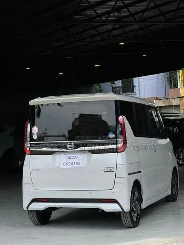 Nissan Roox 2025