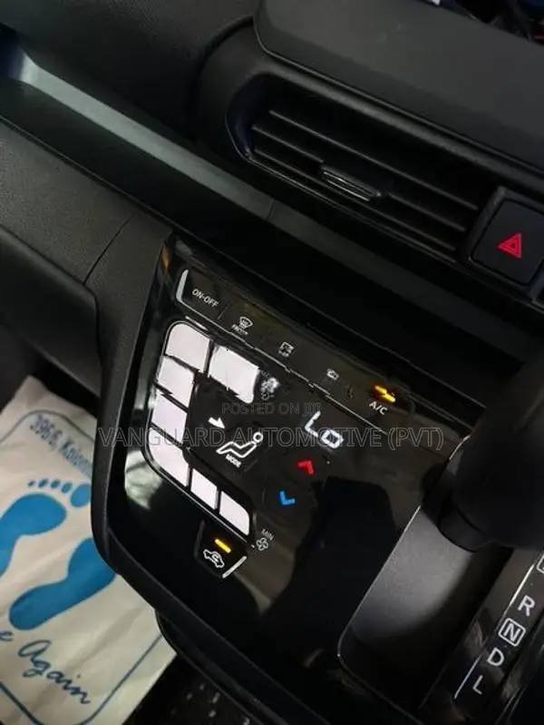 Nissan Roox 2025