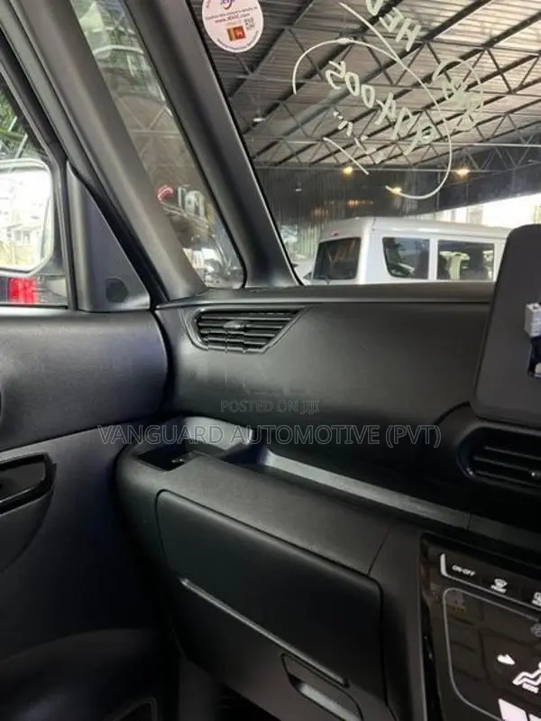 Nissan Roox 2025