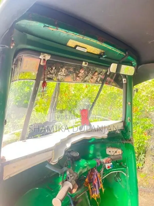 Bajaj RE 1999