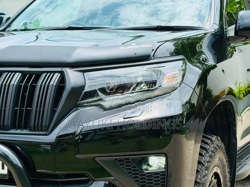 Toyota Land Cruiser Prado Shadow Edition 2023