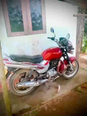 TVS Victor 2005