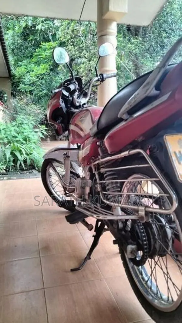 TVS Victor 2005