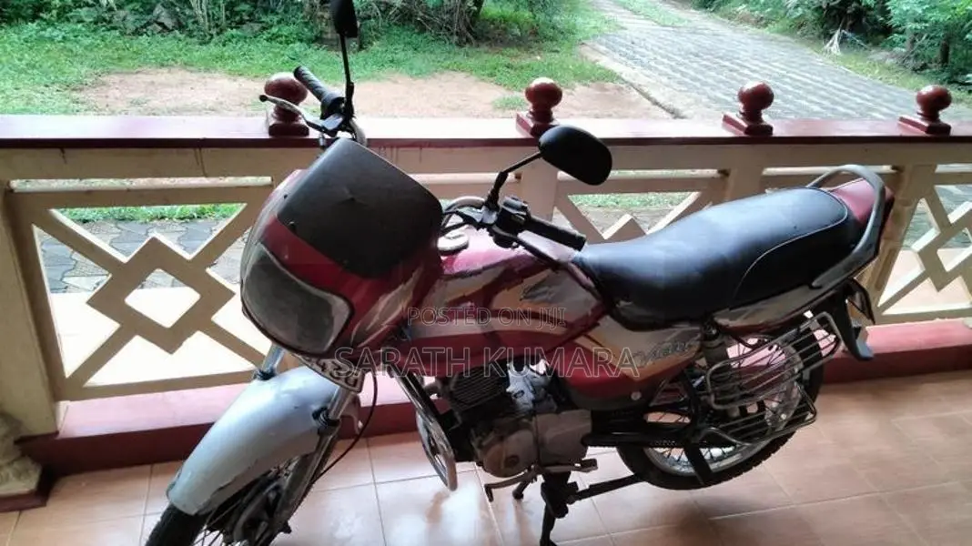 TVS Victor 2005