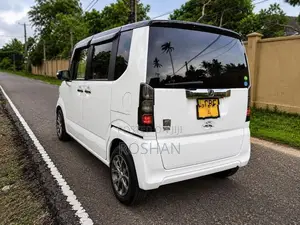 Honda N-Box 2015
