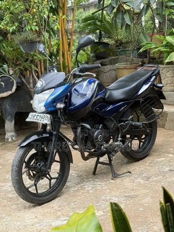 Bajaj Discover 150 2016