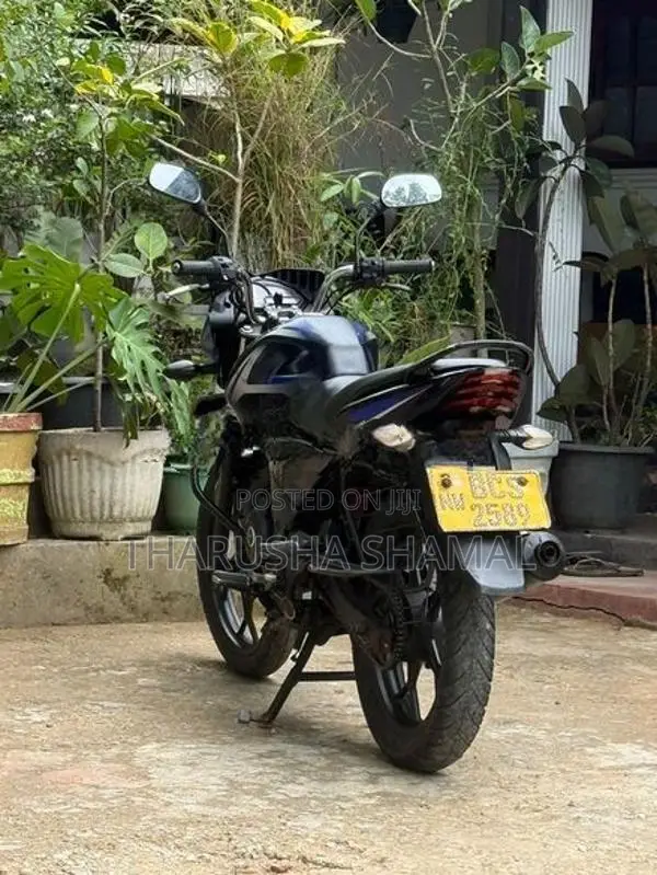Bajaj Discover 150 2016