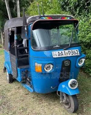 Bajaj RE 2013