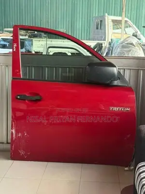 Mitsubishi L200 Triton Door panel ( Only )