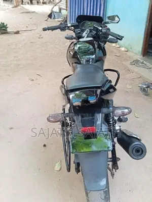 Bajaj Pulsar 180 2012