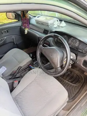 Nissan Sunny Trim 1998