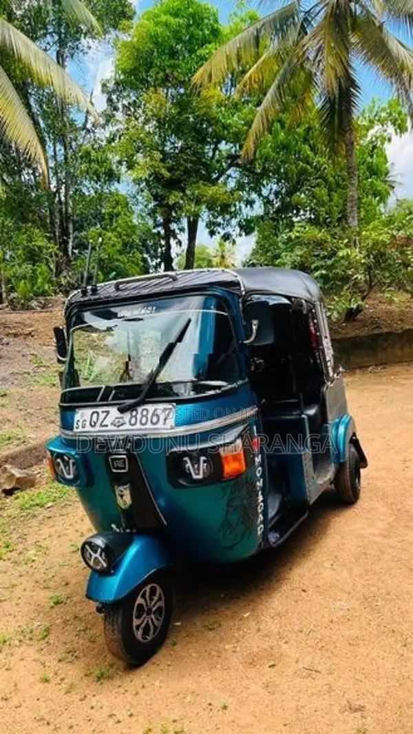 Bajaj RE 2010