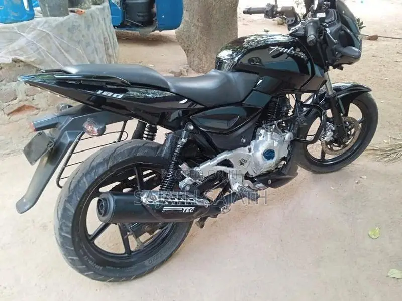 Bajaj Pulsar 180 2012