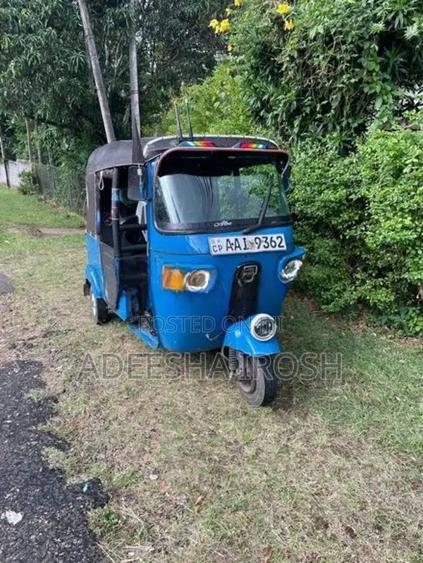 Bajaj RE 2013