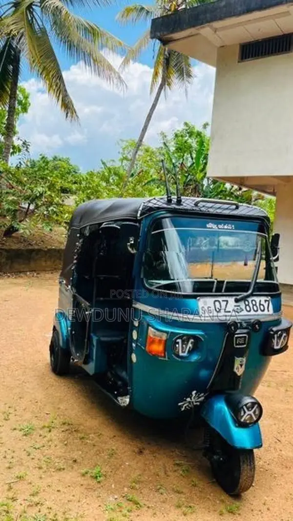 Bajaj RE 2010