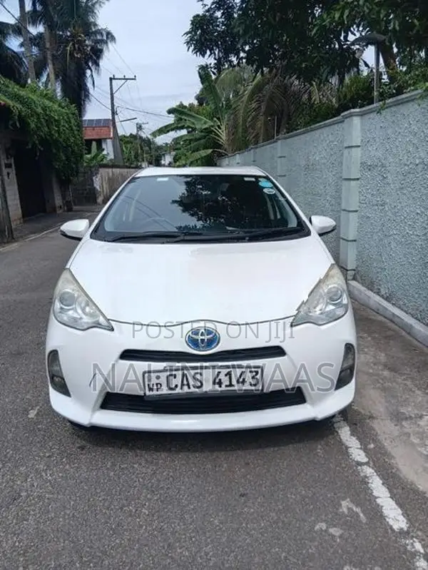 Toyota Aqua 2013
