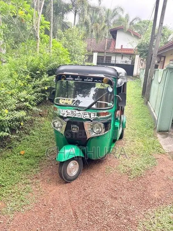 Bajaj RE 2018