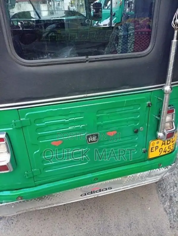 Bajaj RE 2016