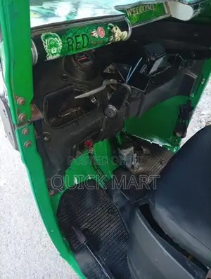Bajaj RE 2016