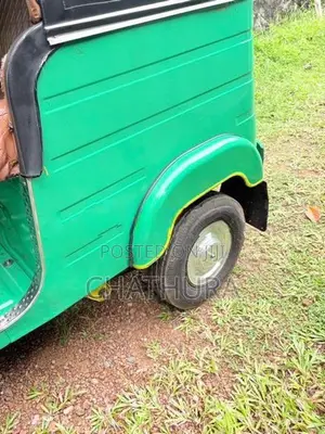 Bajaj RE 2018