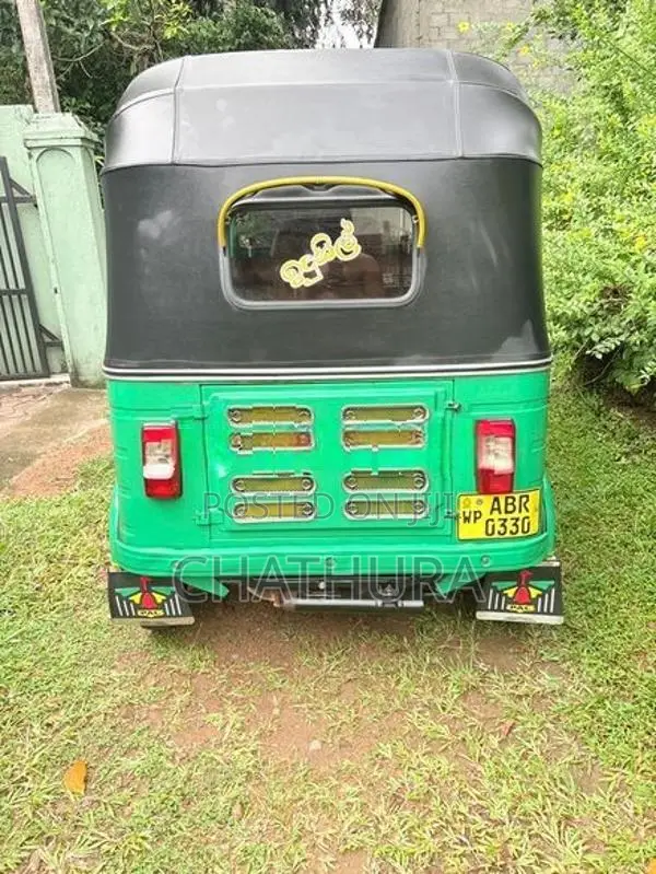 Bajaj RE 2018
