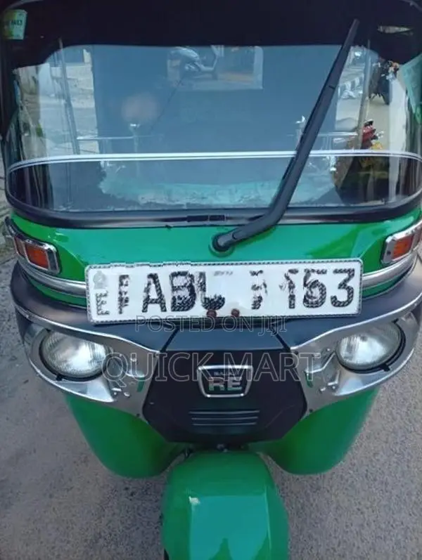 Bajaj RE 2016