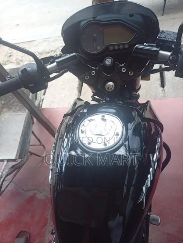 Bajaj Pulsar 150 2016