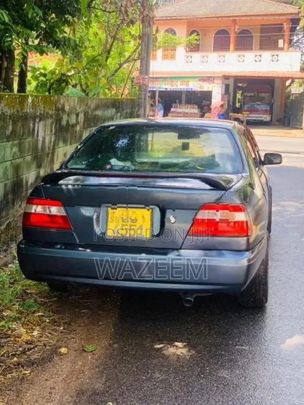 Nissan Bluebird 1997