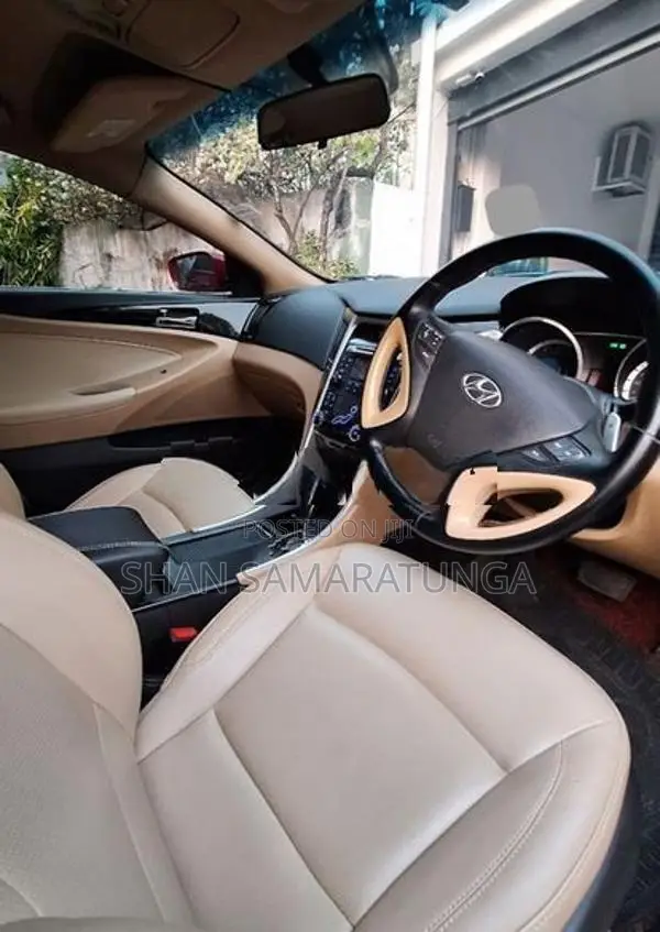 Hyundai Sonata 2011