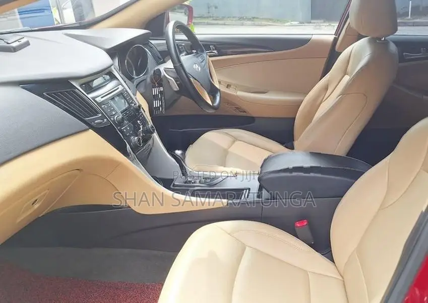 Hyundai Sonata 2011