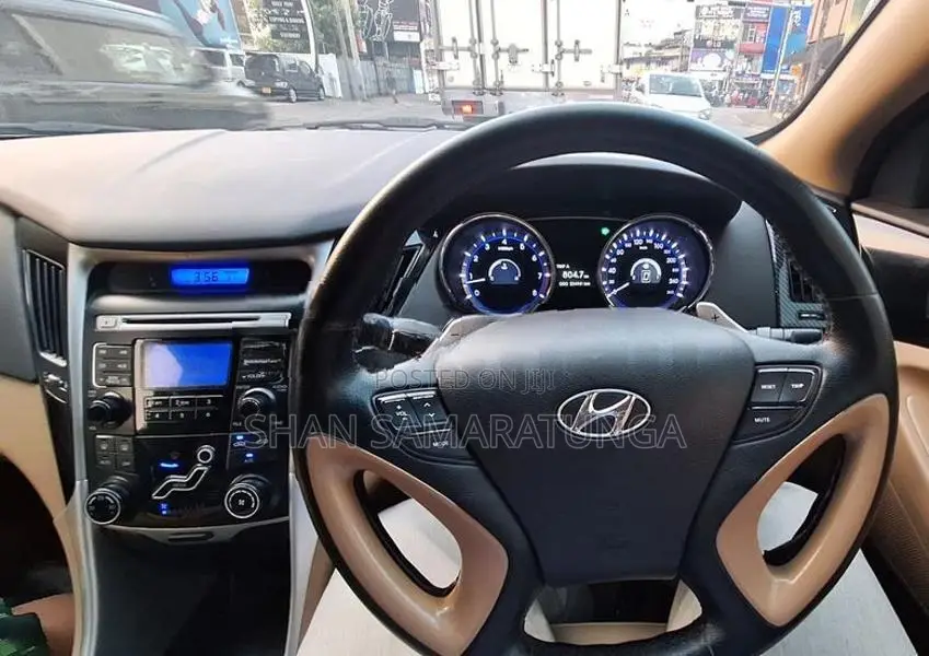 Hyundai Sonata 2011