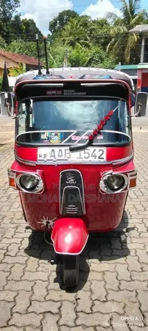 Bajaj RE 4 storke 2012