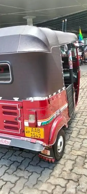 Bajaj RE 4 storke 2012