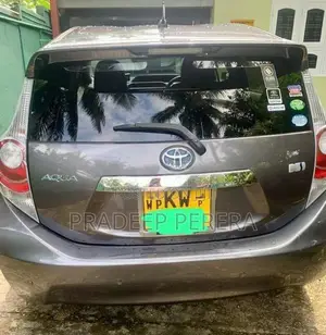 Toyota Aqua 2012