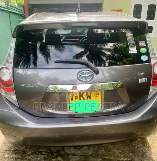 Toyota Aqua 2012