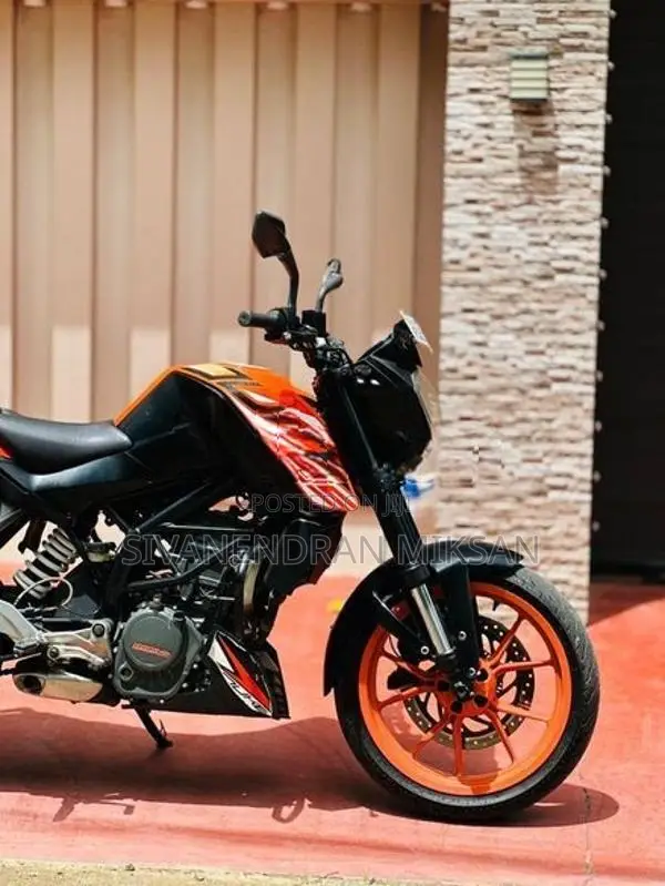KTM Duke 125 orange 2020