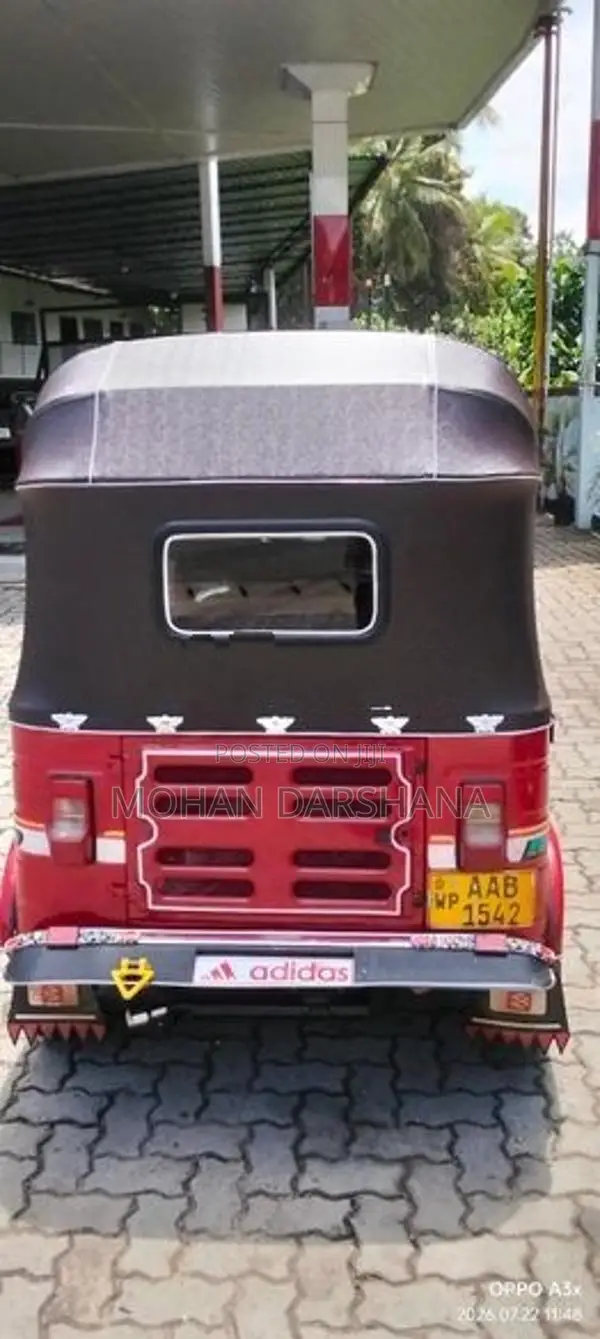 Bajaj RE 4 storke 2012