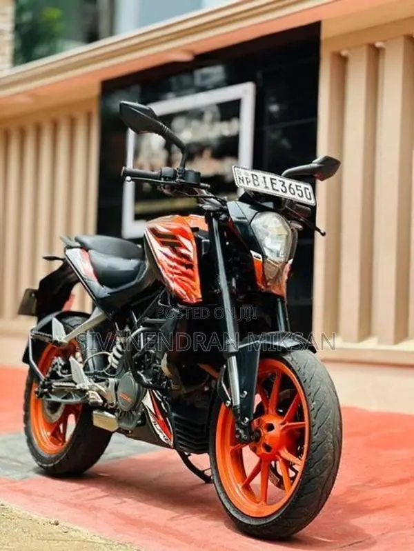 KTM Duke 125 orange 2020
