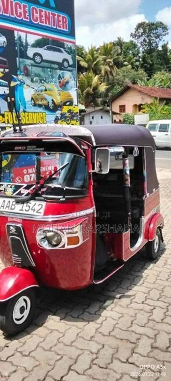 Bajaj RE 4 storke 2012
