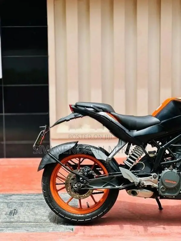 KTM Duke 125 orange 2020