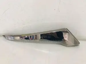 Toyota Noah Esquire ZRR80G Head Light Garnish